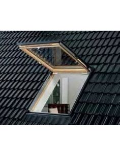 GTL: finestra per linea vita con finitura interna in legno.